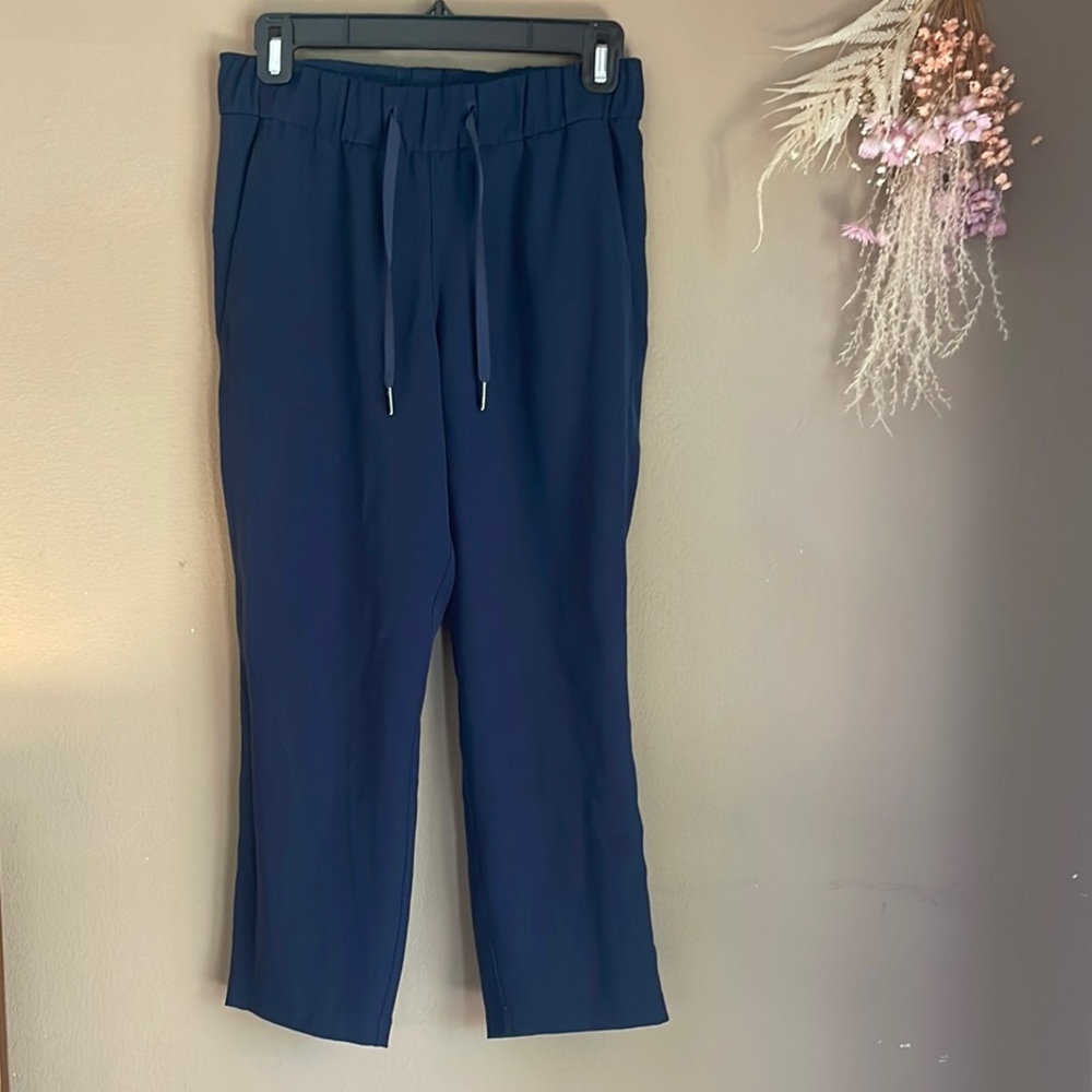 Lululemon Athletica Blue Joggers with Elastic Waistband